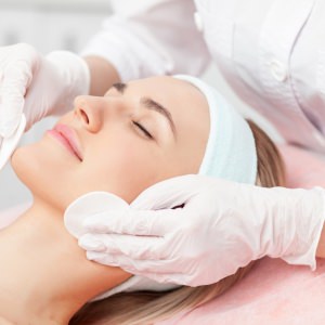 Revitaliza tu piel con limpieza facial profunda